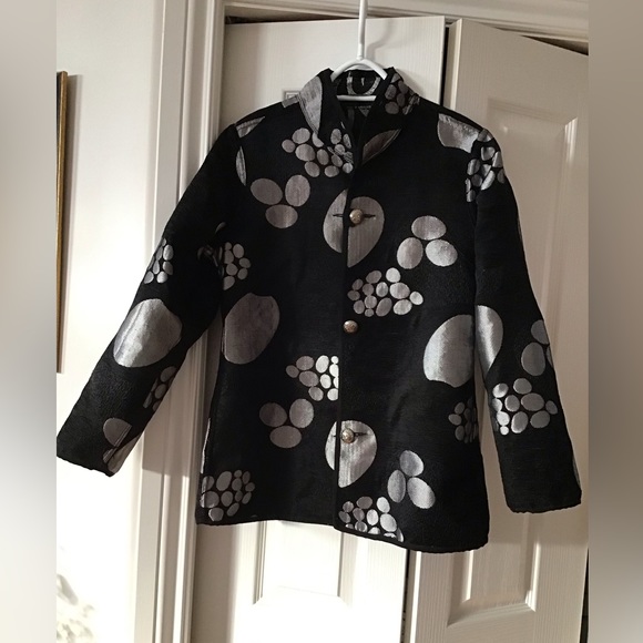 Black & Silver jacket (reverses to Sliver & Black) - Picture 1 of 4